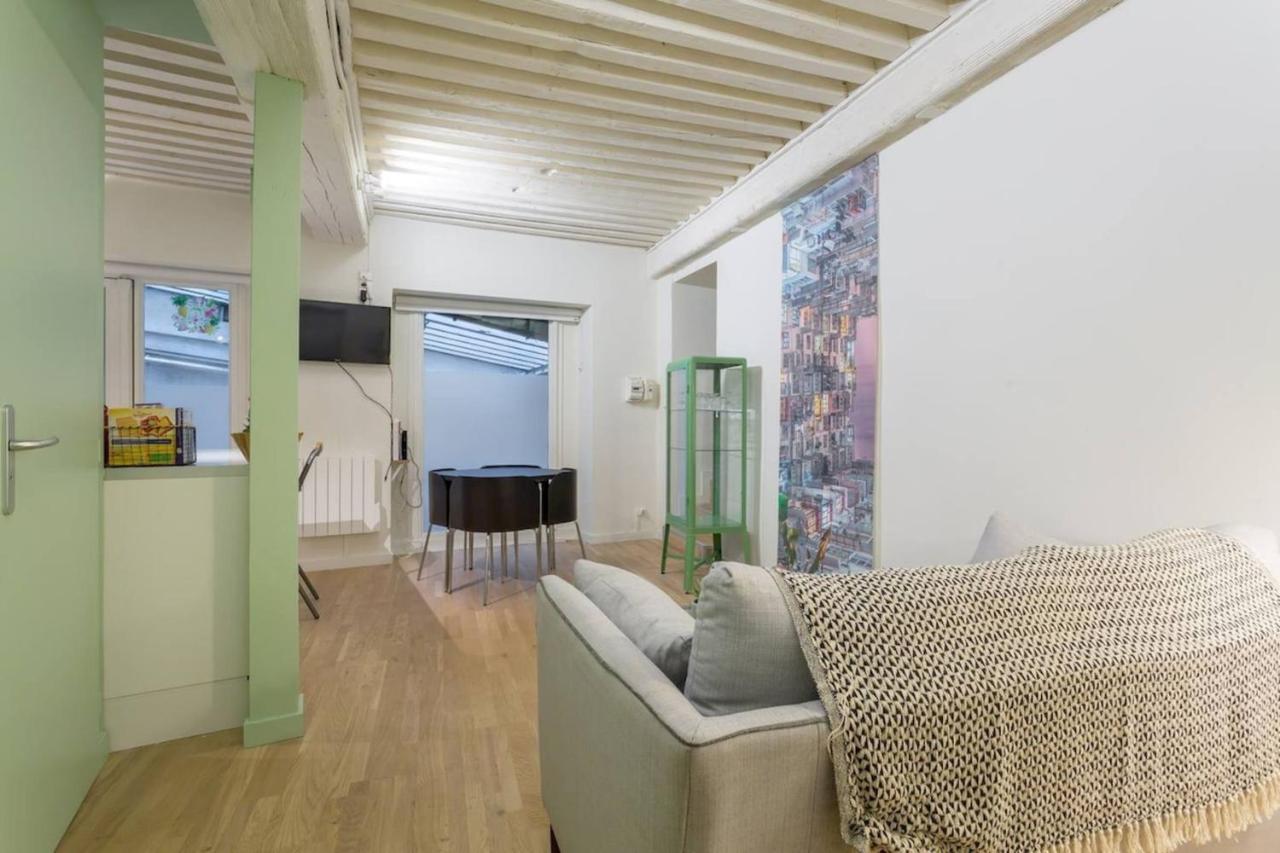 Character Apartment 6 People - City Center Лион Екстериор снимка
